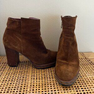 Notabene Suede Brown Boots